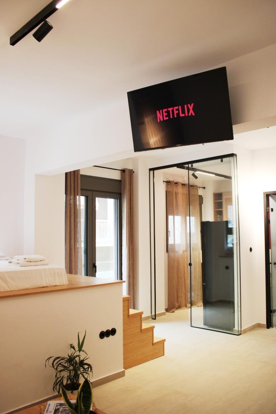 TV and multimedia, air conditioner