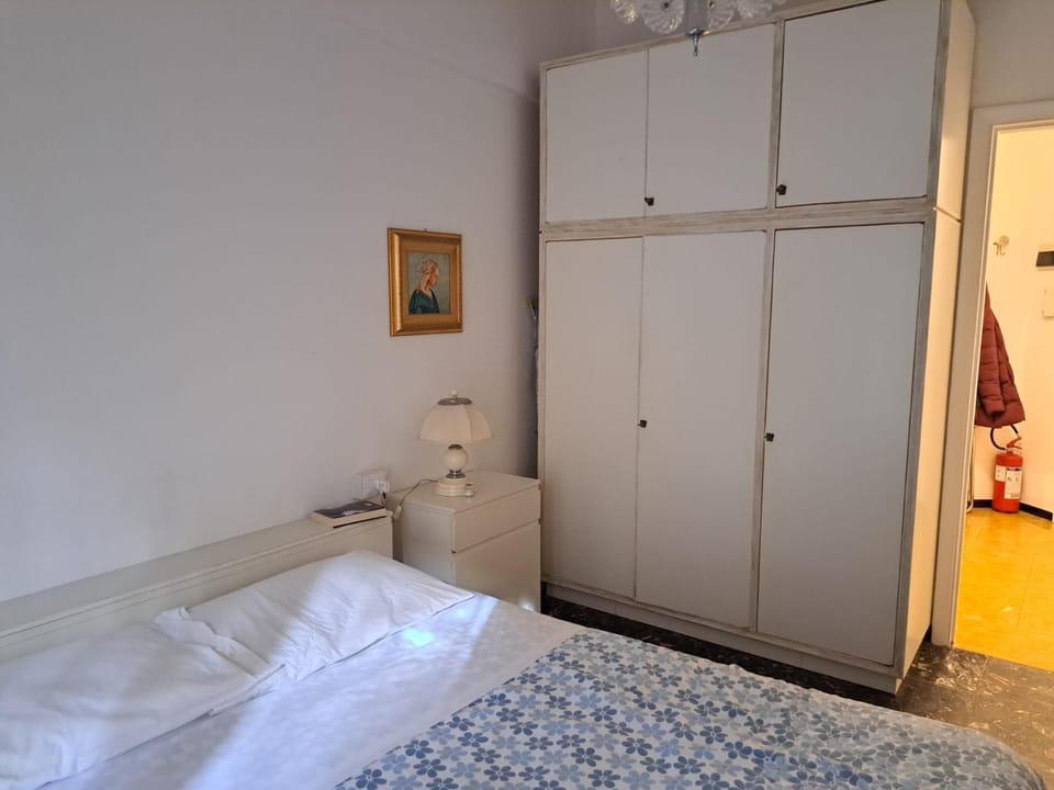 Bed, Bedroom, locker