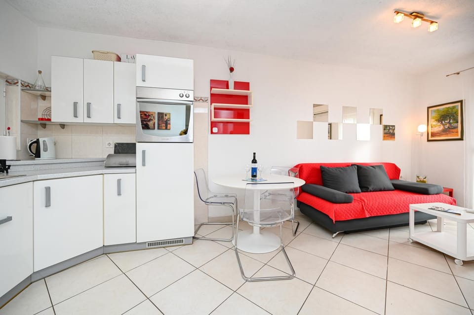 Living room, Dining area, kitchen