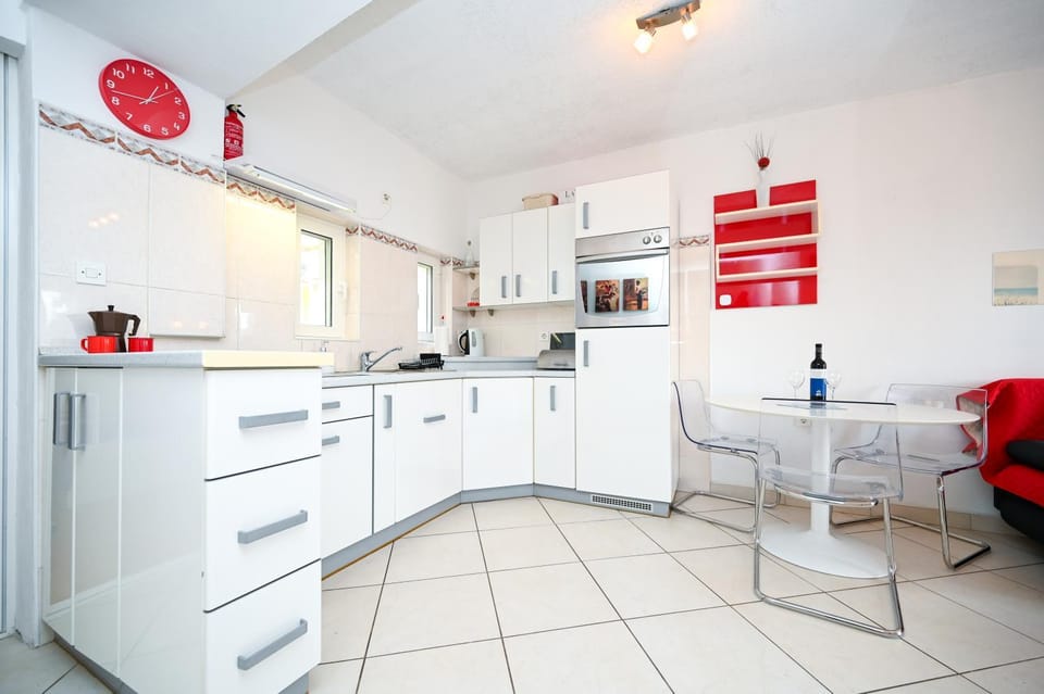 Dining area, oven, stove, kitchen