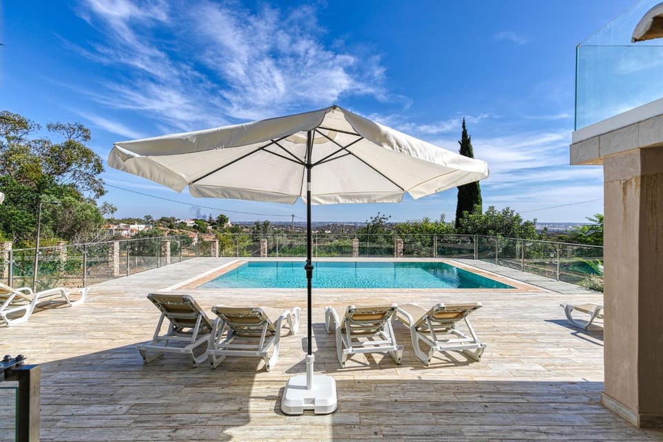 Pool view, Swimming pool, sunbed