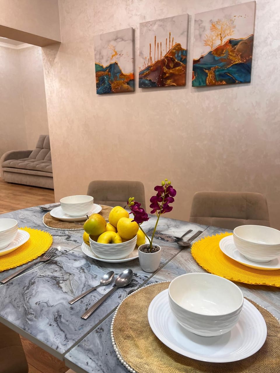 3-х комнатная квартира Шикарным видом на Горы Apartment in Almaty