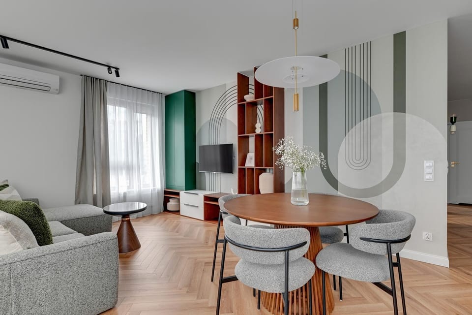 TV and multimedia, Living room, Seating area, Dining area, air conditioner