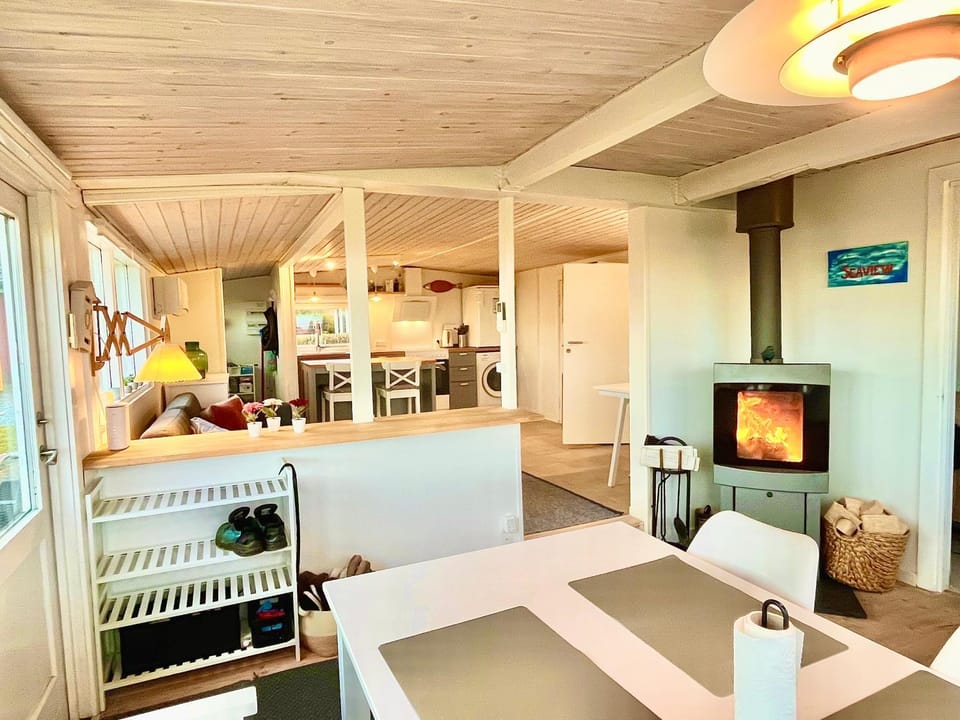 TV and multimedia, Kitchen or kitchenette, Seating area, Dining area