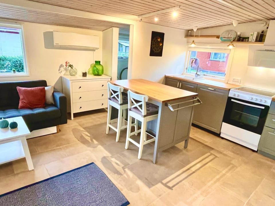 Kitchen or kitchenette, Living room