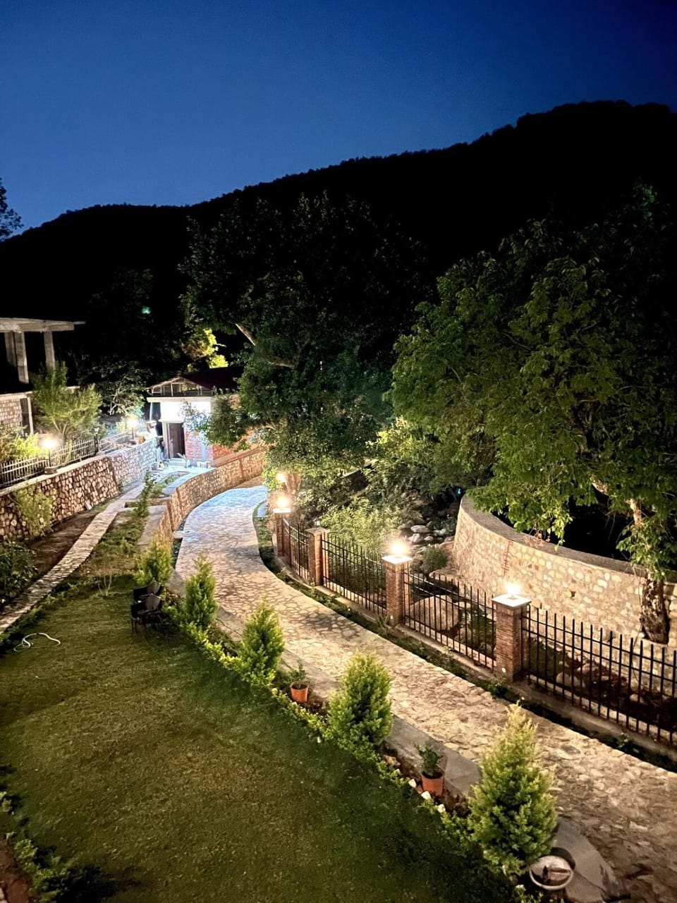 Night, Natural landscape, Garden, Garden view, Mountain view