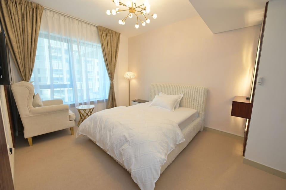 La Vista Holiday Home with burj khalifa & fountain view Apartment in Dubai
