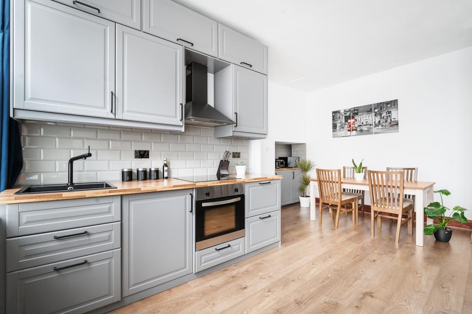 Kitchen or kitchenette, Dining area, dishwasher, minibar, oven, pet friendly, stove, toaster