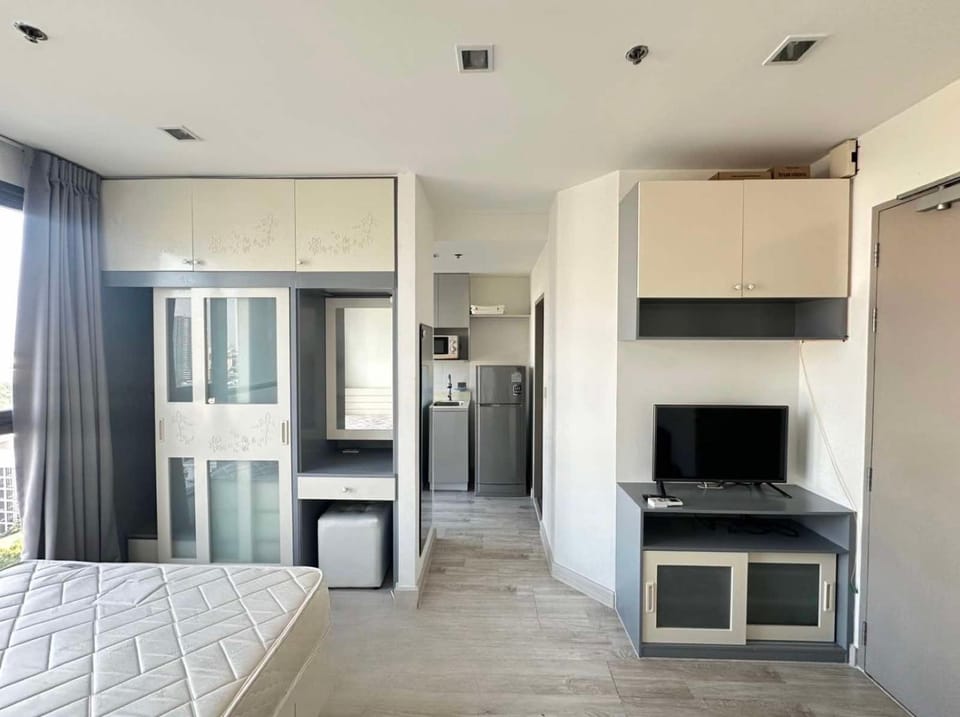 Ideo Mobi Condo Apartment hotel in Bangkok