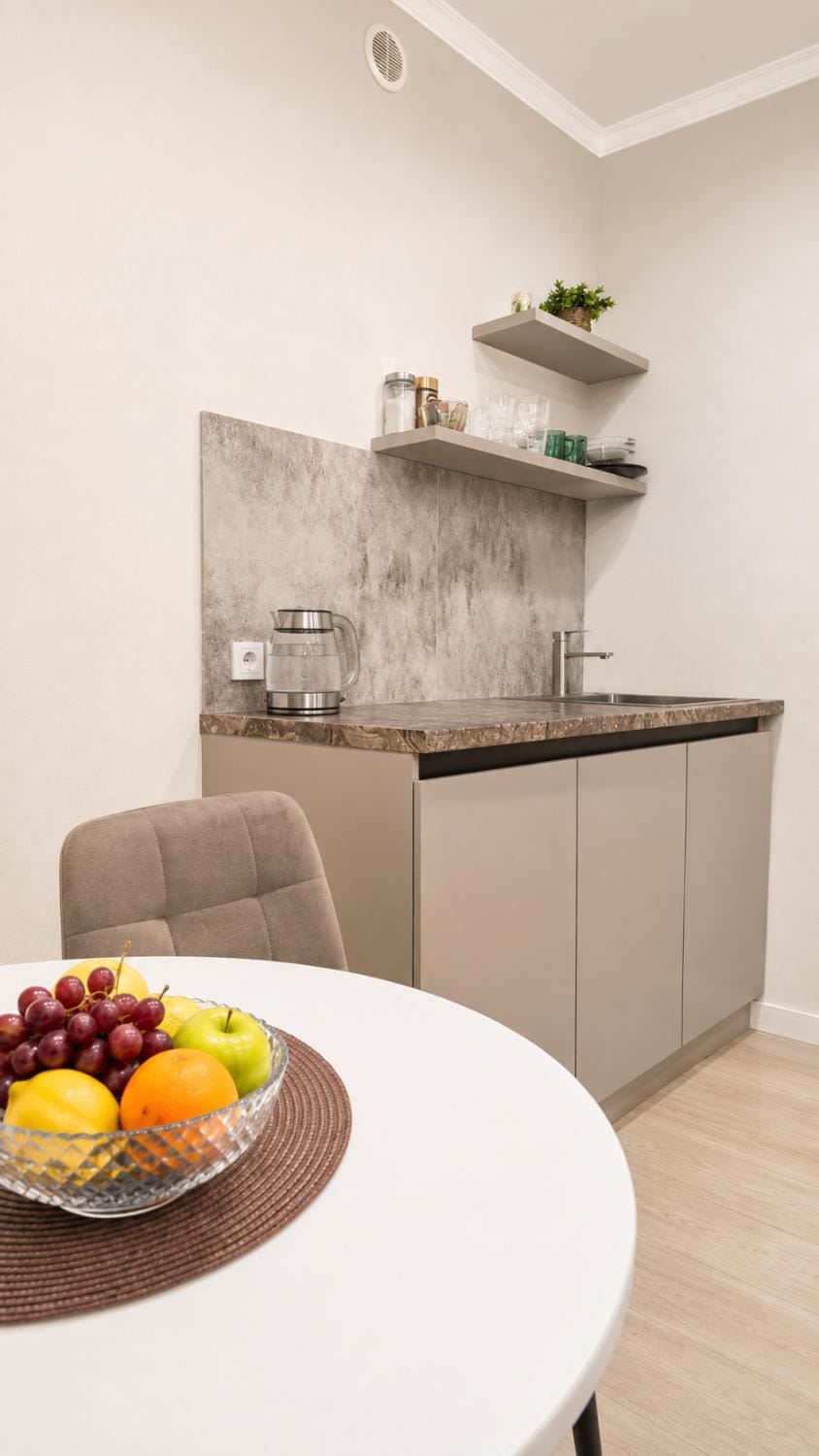 Kitchen or kitchenette, Dining area