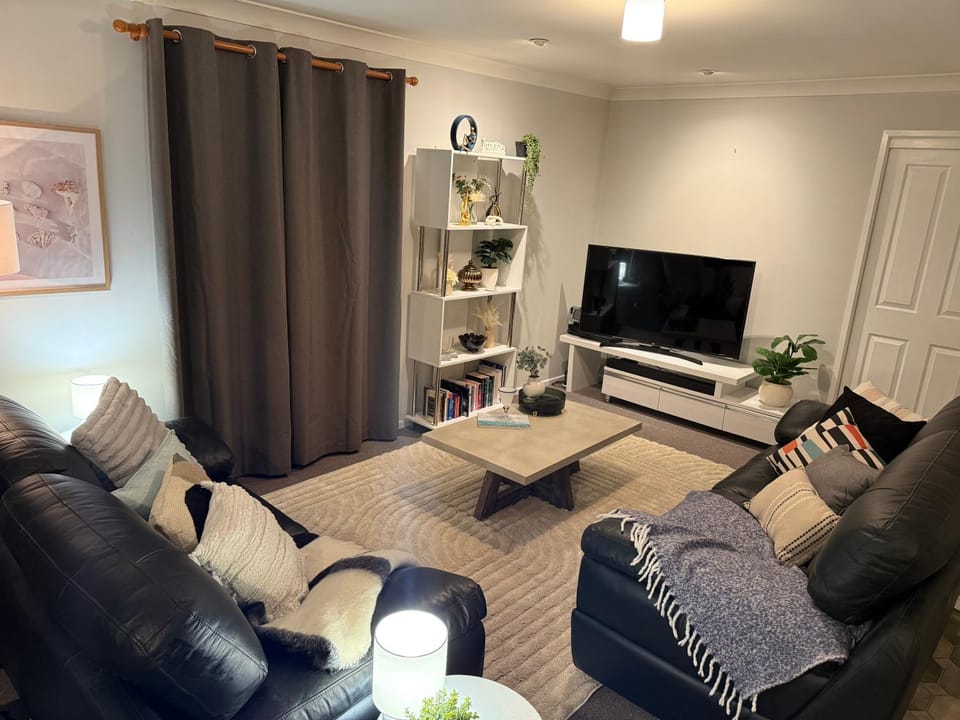 TV and multimedia, Living room, Seating area