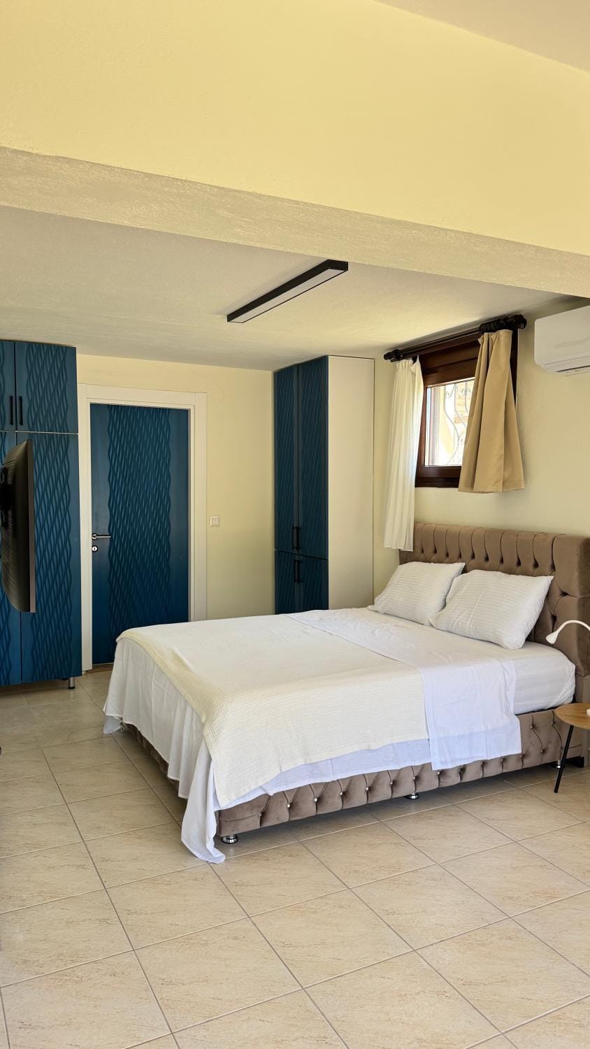 Helvetia Luxury Pool Villas House in Halkidiki