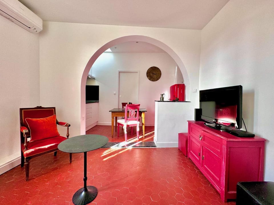 Communal lounge/ TV room, Living room