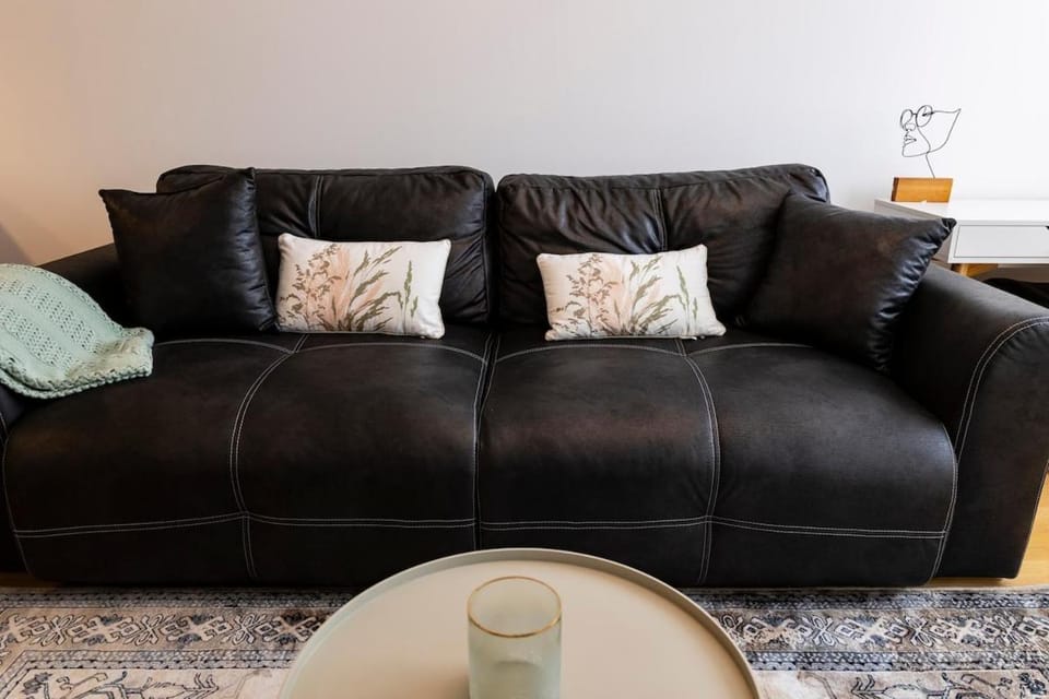 Elegance & Cozy by HOME Apartments, FREE Parking Apartment in City of Zagreb