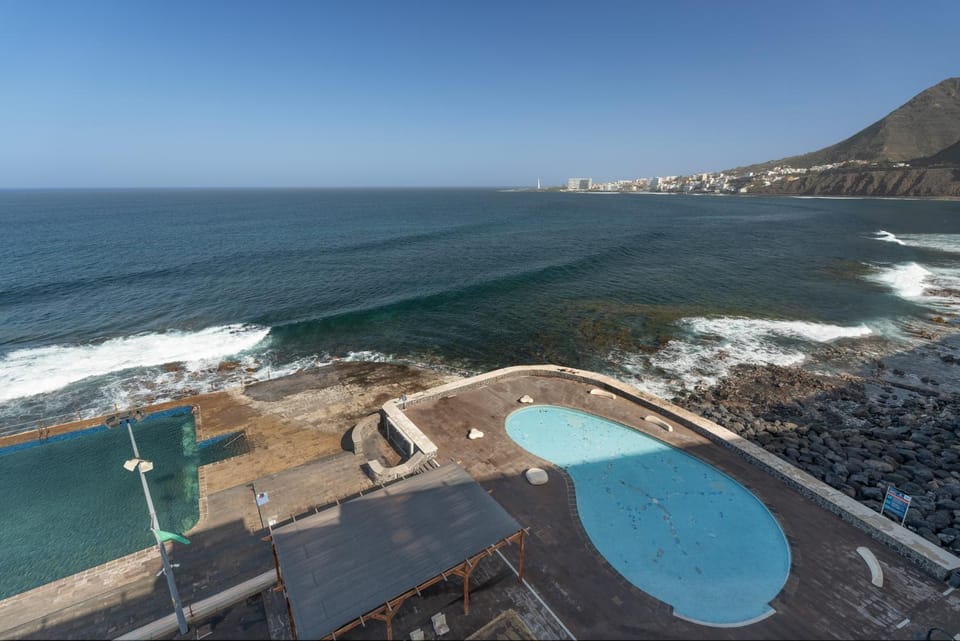 Nearby landmark, Beach, Mountain view, Pool view, Sea view, Swimming pool