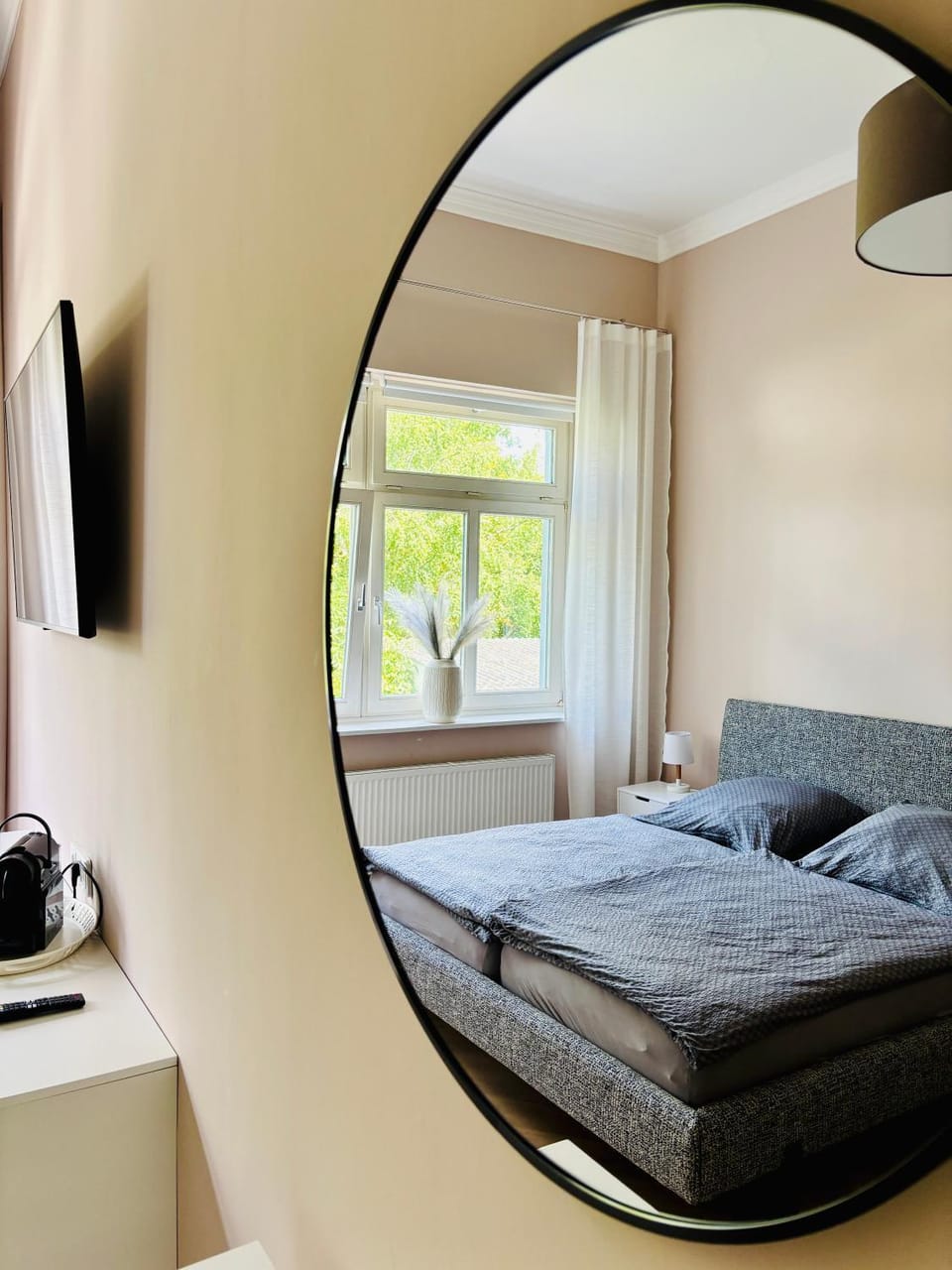 Bed, Photo of the whole room