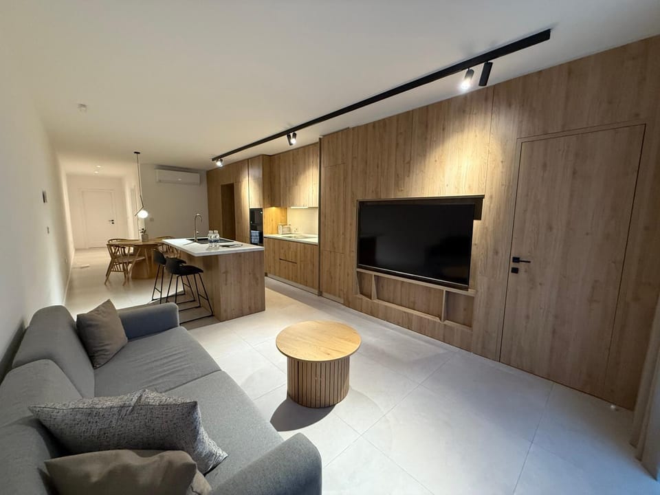 Communal lounge/ TV room, TV and multimedia, Kitchen or kitchenette, Living room, Seating area