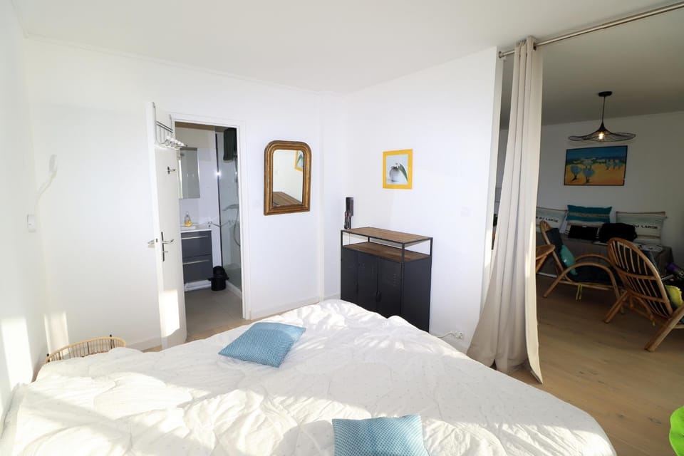 Bed, Bedroom, heating