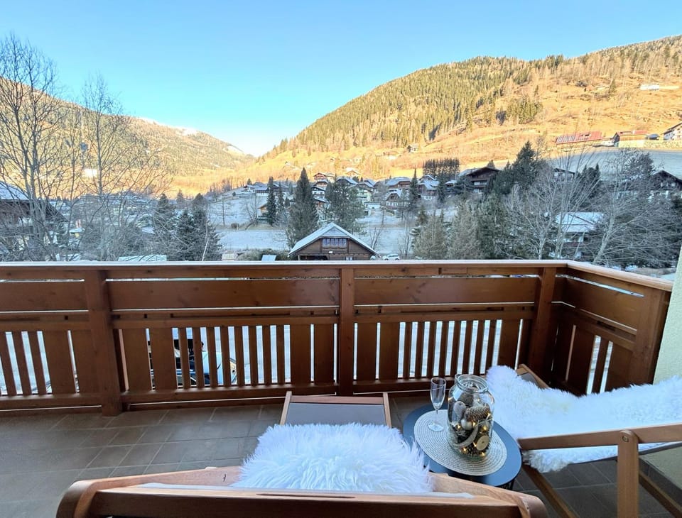 Natural landscape, View (from property/room), Balcony/Terrace, Mountain view