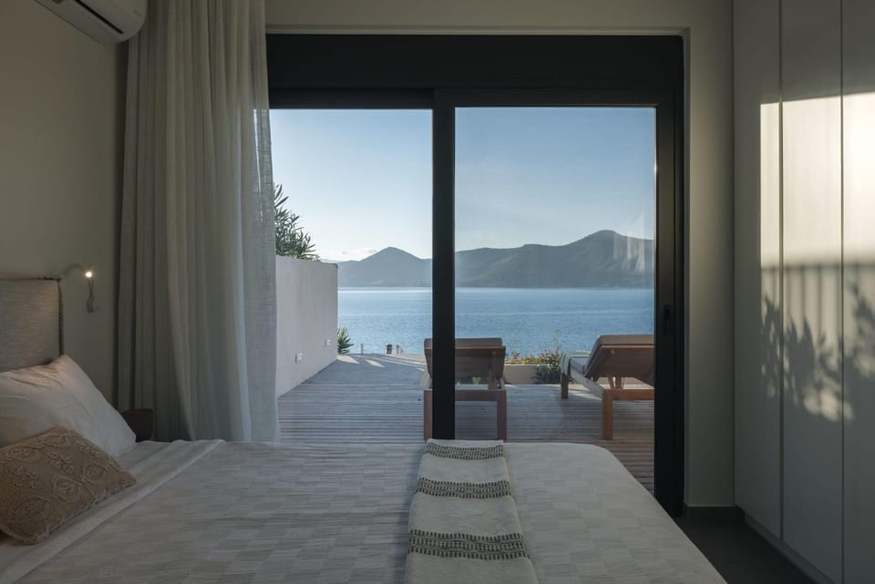 Bed, Bedroom, Sea view