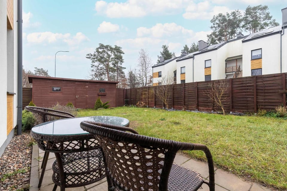 Property building, Day, Garden, Garden view