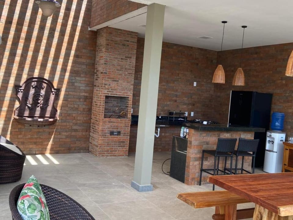 Kitchen or kitchenette, Dining area, oven, pet friendly, stove