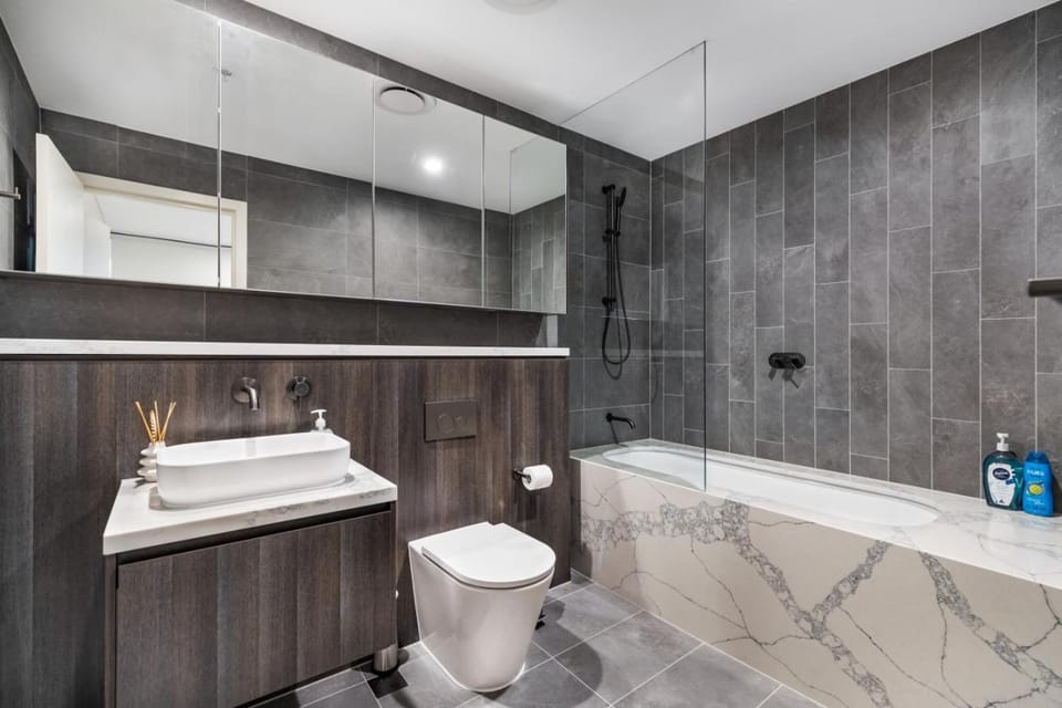 Shower, Toilet, Bathroom, Bath