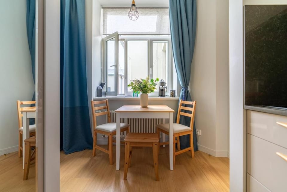 Compact studio apartment - 5 min from Bus Station Apartment in Riga