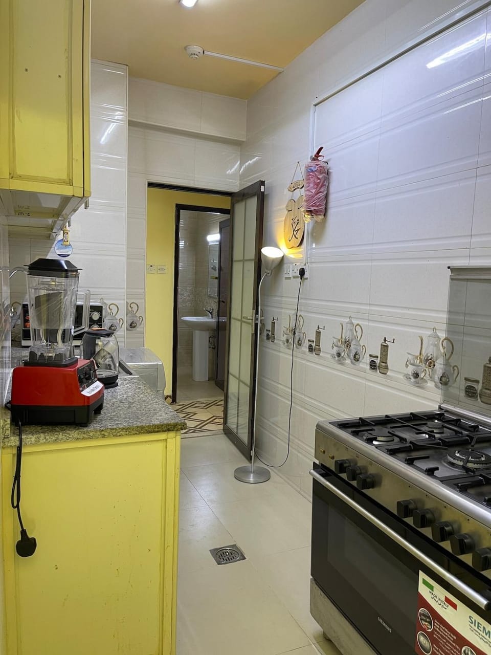 Sea View APT Near dubai Bus Station men Sharing Apartment in Al Sharjah