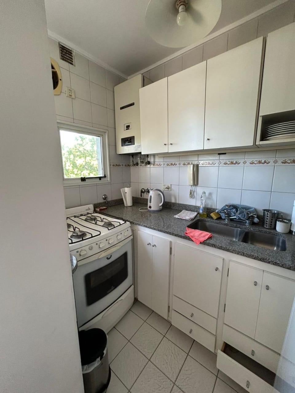 Apartamento de categoria frente a plaza Apartment in La Plata