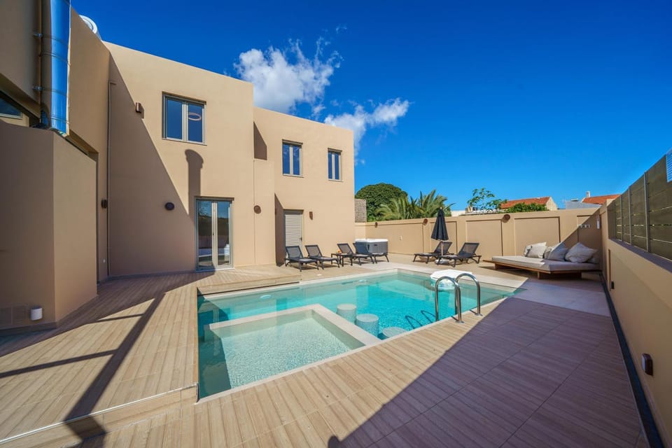 Property building, Swimming pool