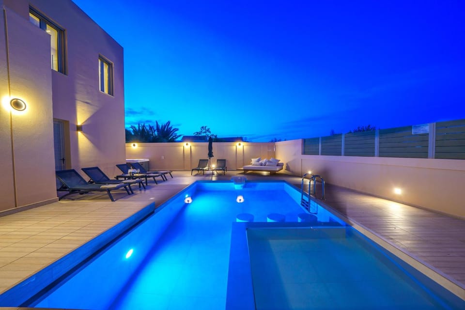 Property building, Swimming pool