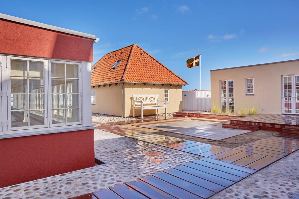 Property building, Day