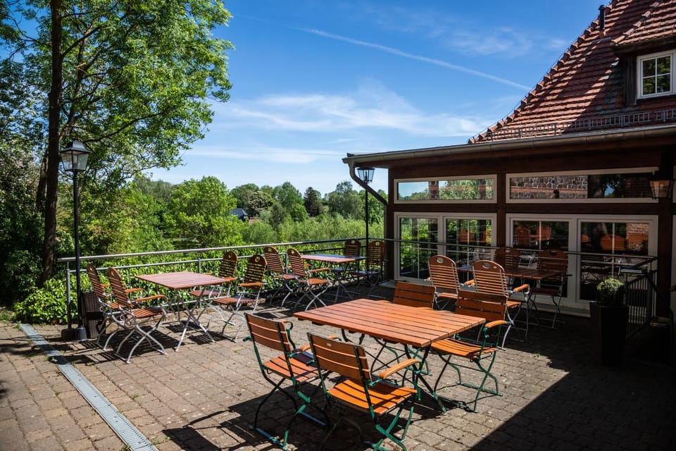 Property building, Garden, Balcony/Terrace, Garden view