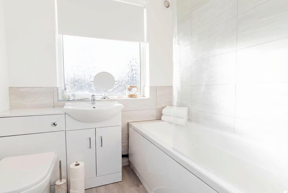 Spacious 3 Bedroom Home with Garden in Doncaster House in Doncaster