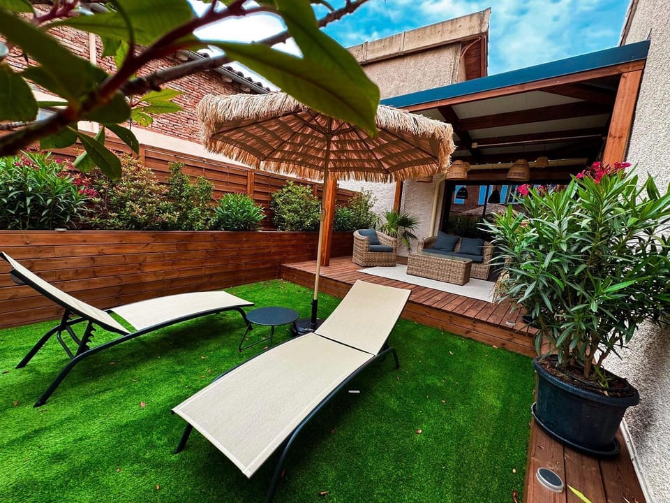 Patio, Solarium, Balcony/Terrace, sunbed