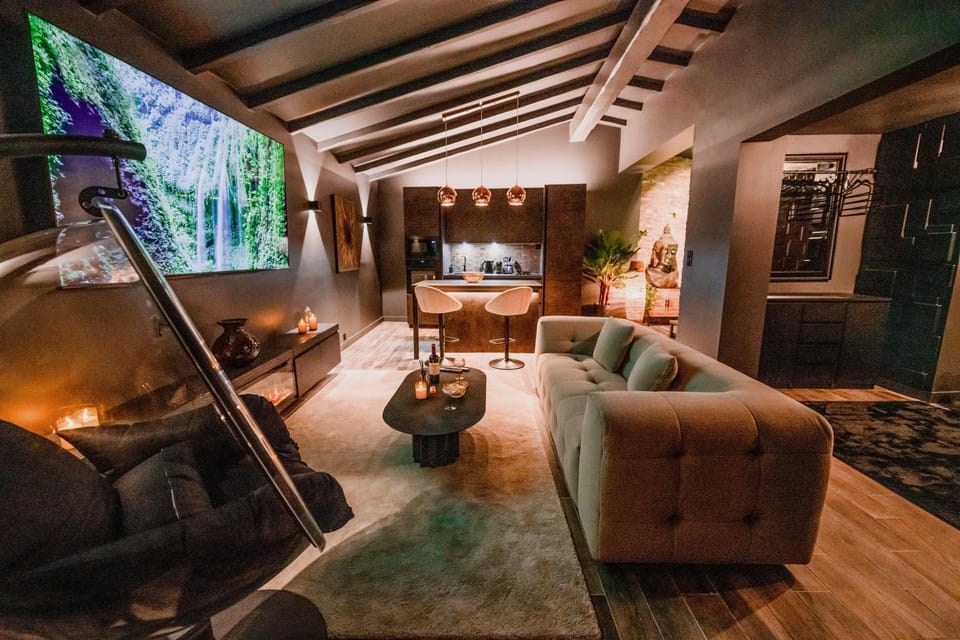 TV and multimedia, Living room, Photo of the whole room, Seating area, kitchen