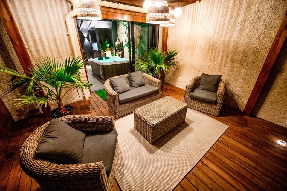 Patio, Balcony/Terrace