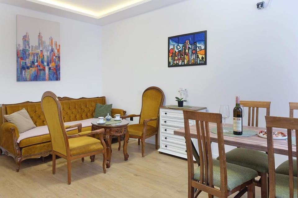 Living room, Seating area, Dining area