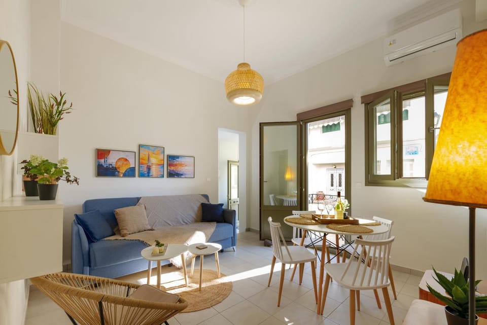 Living room, Seating area, air conditioner