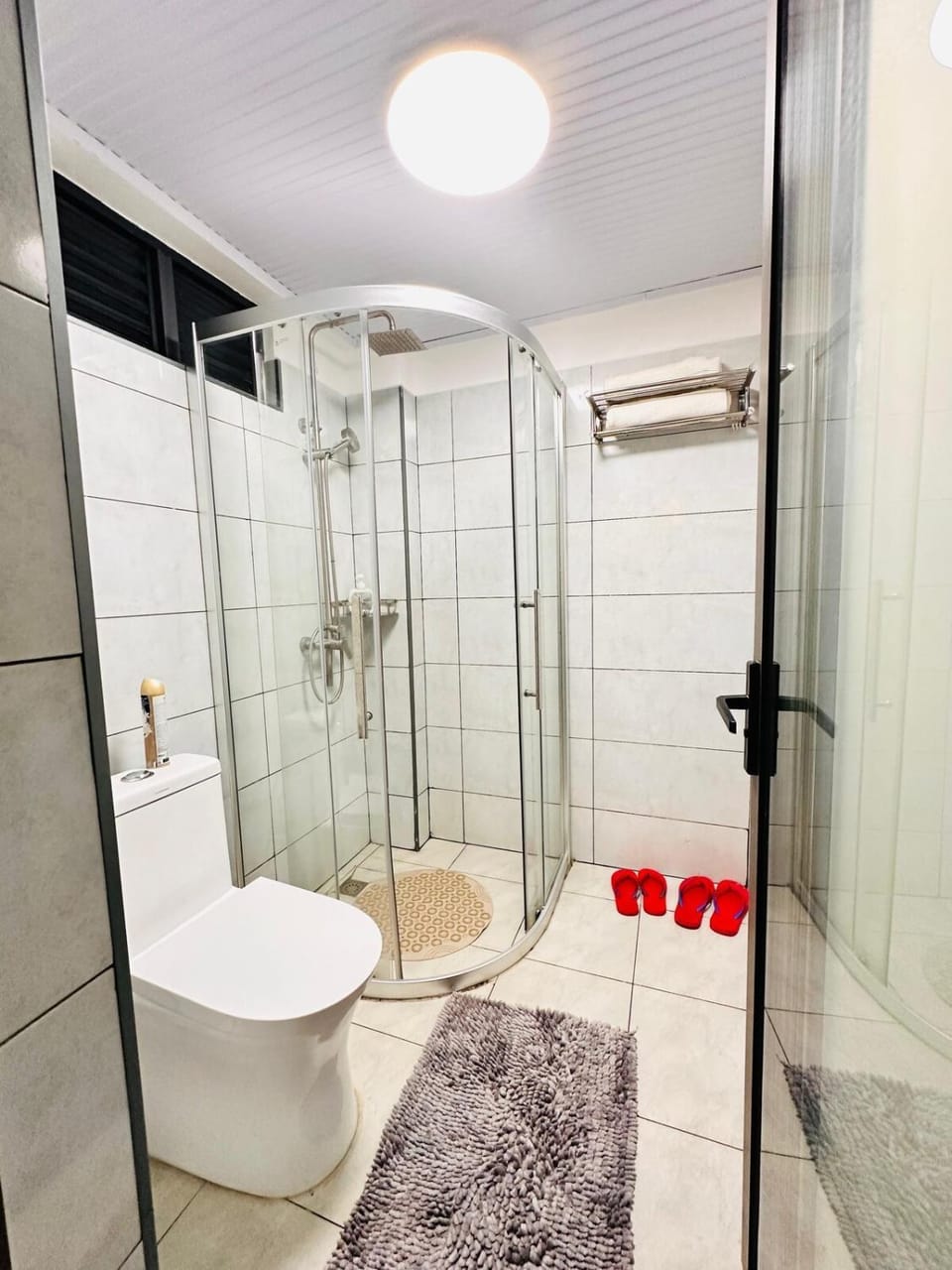 Fully 1 Bedroom Apartment in the quiet neighborhood of Kileleshwa on the 13th floor with washing machine Apartment in Nairobi County