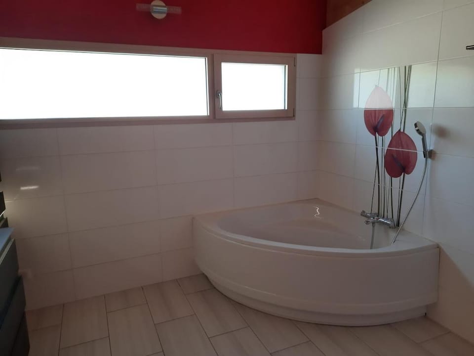 Bathroom, Bath