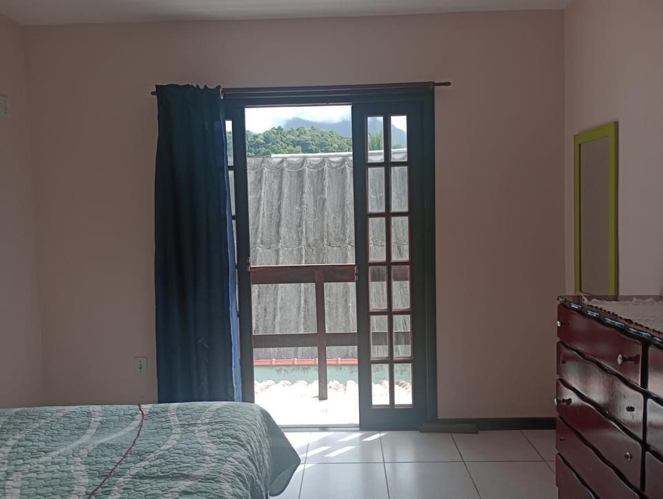 Simone House in Angra dos Reis