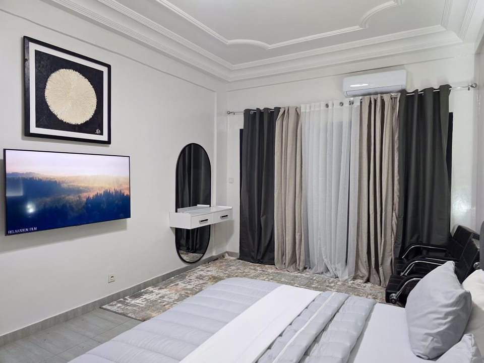 Bed, Photo of the whole room, Bedroom, air conditioner