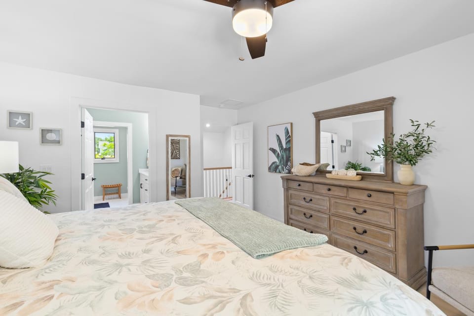 Bedroom, wardrobe