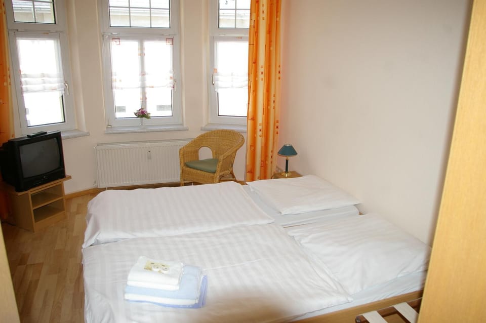Pension Am Taurastein Bed and Breakfast in Saxony