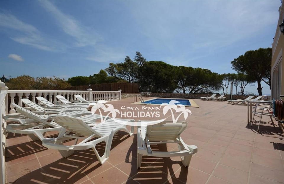 Costa Brava Holidays Villa Yuca, Sea views, Pool Villa in Lloret de Mar