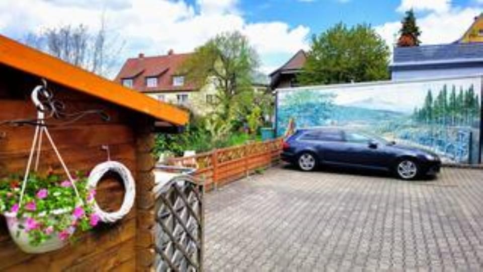 Property building, Day, Garden, Garden view, Parking