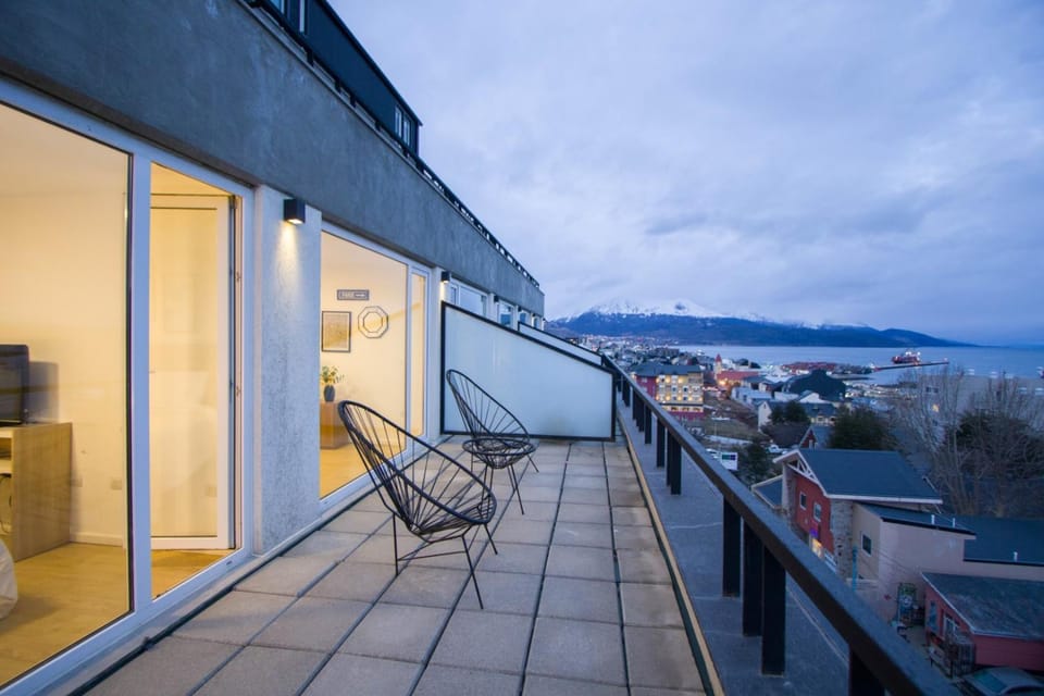 Day, Natural landscape, Balcony/Terrace, Sea view