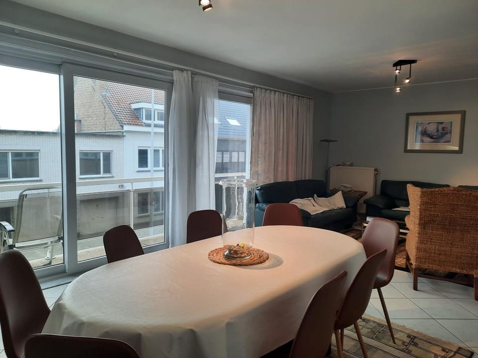 Balcony/Terrace, Living room, Seating area, Dining area